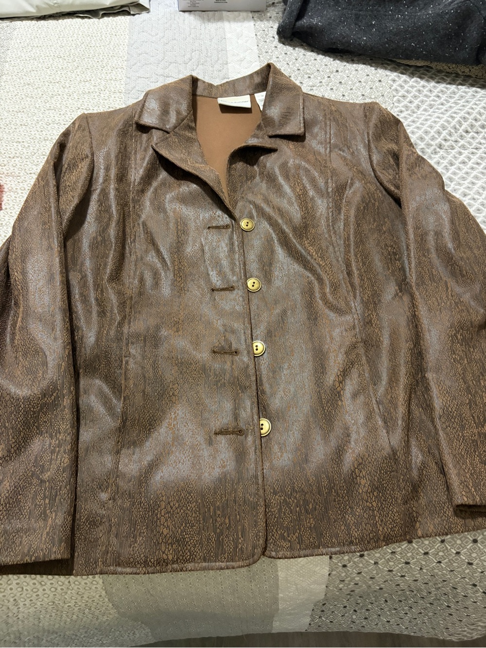 Vintage Alfred Dunner Brown Textured snake skin design. Jacket/blazer